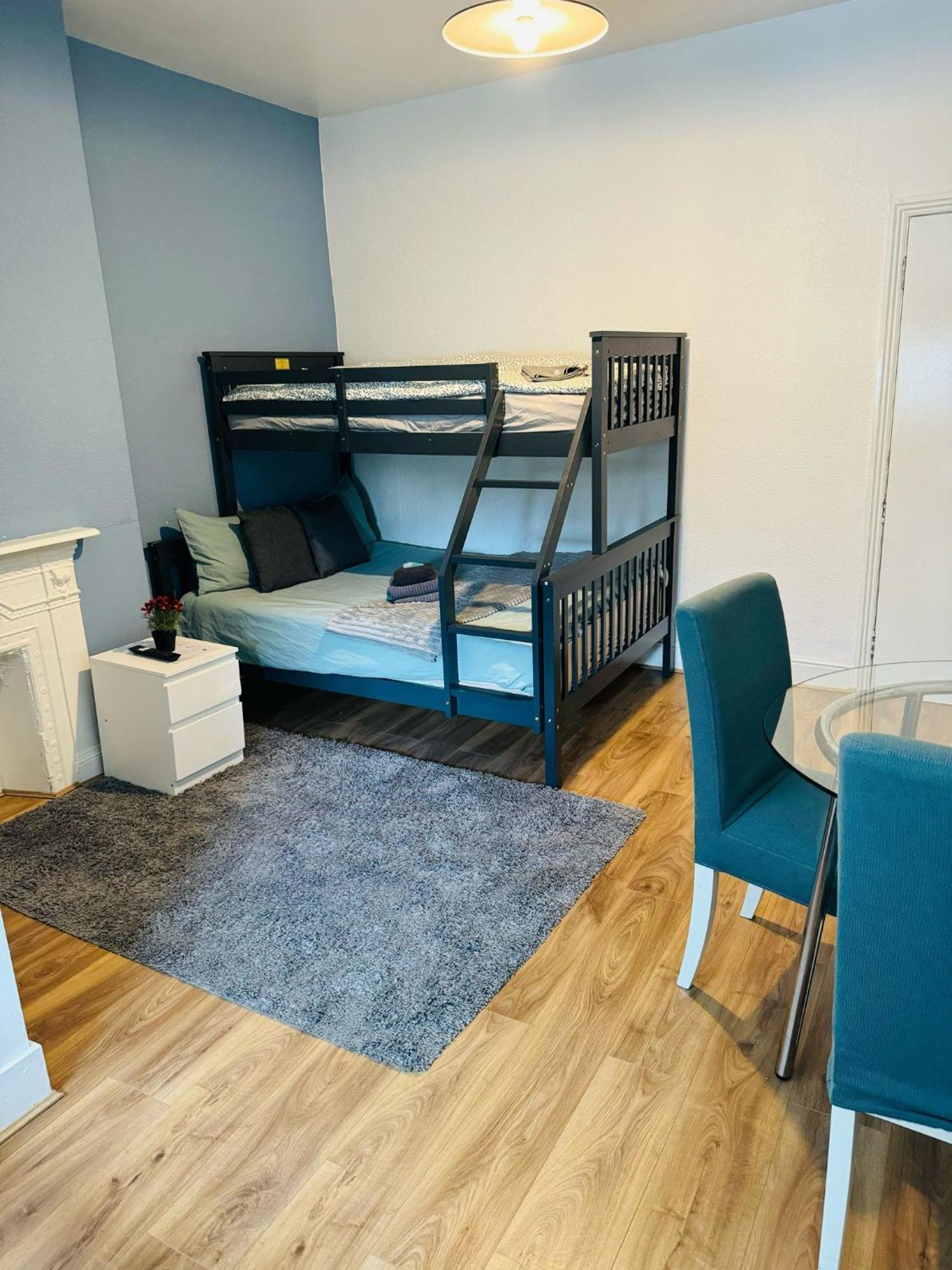 London Guest Studios 8 ภายนอก รูปภาพ